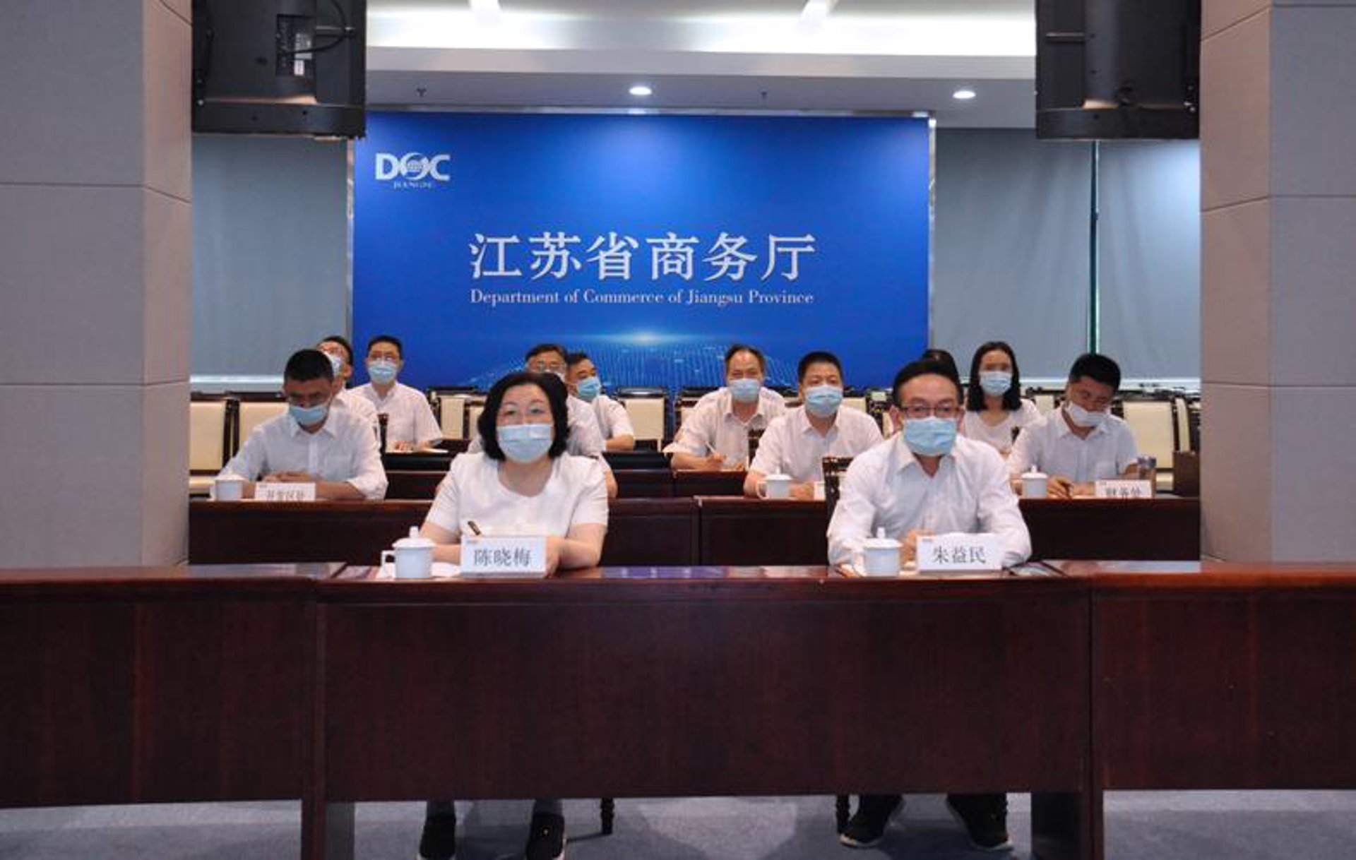 皋人图文设计